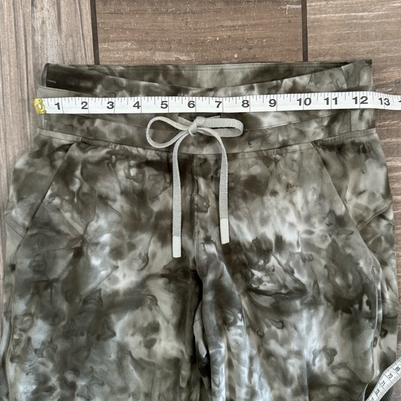 Lululemon Ready to Rulu High-Rise Jogger *7/8 Length size 4 - Picture 10 of 12